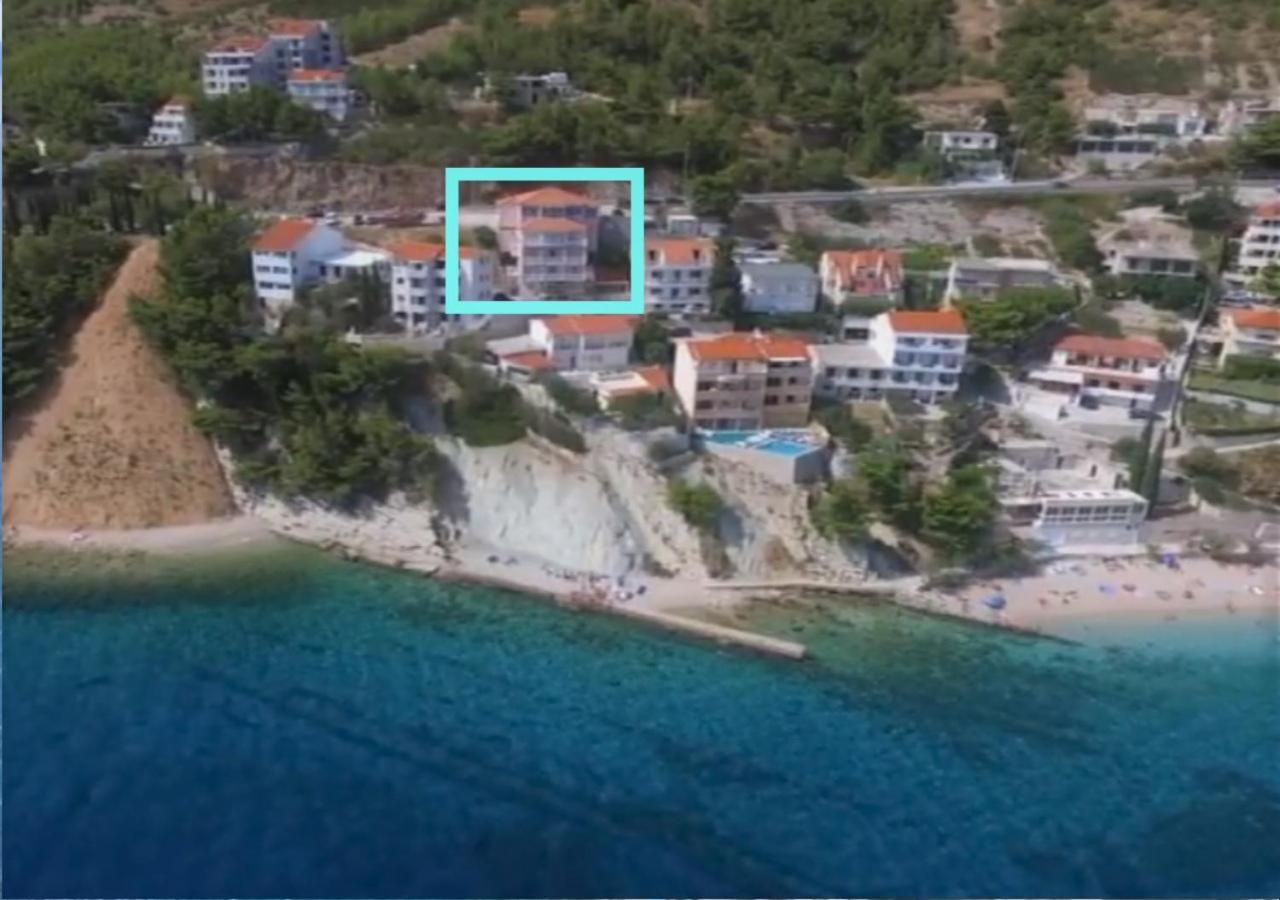 Family Beach Rooms Omis Exterior photo