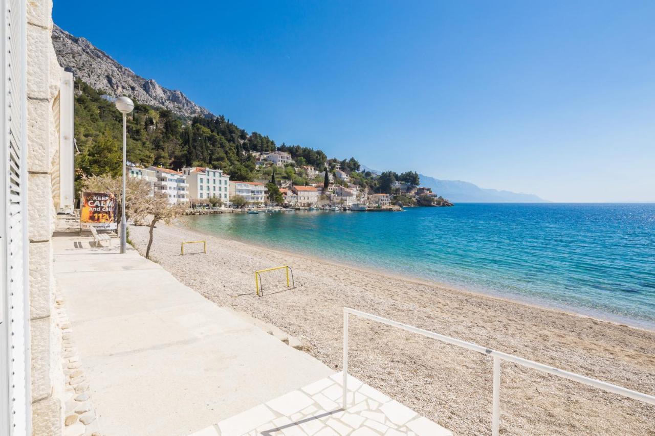 Family Beach Rooms Omis Exterior photo